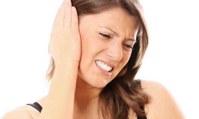 Πόνος στο αυτί: Πώς θα καταλάβετε αν είναι κρυολόγημα ή λοίμωξη