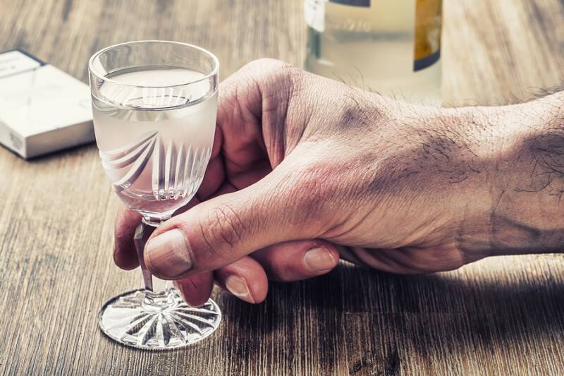 Πόσο αλκοόλ είναι ασφαλές; Τι λένει οι νέες κατευθυντήριες οδηγίες