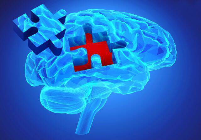 Πώς σχετίζεται το Αλτσχάιμερ με το χτύπημα στο κεφάλι