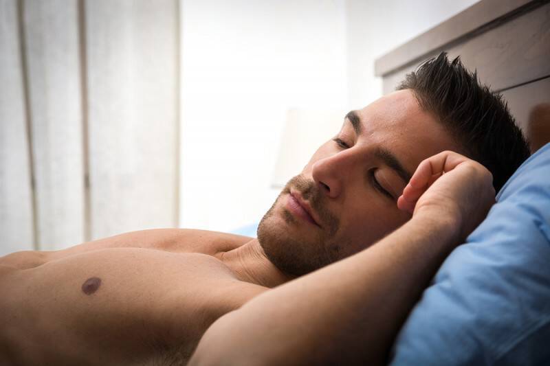 Τα εσώρουχα στον ύπνο βλάπτουν σοβαρά την υγεία, υποστηρίζουν οι ειδικοί!