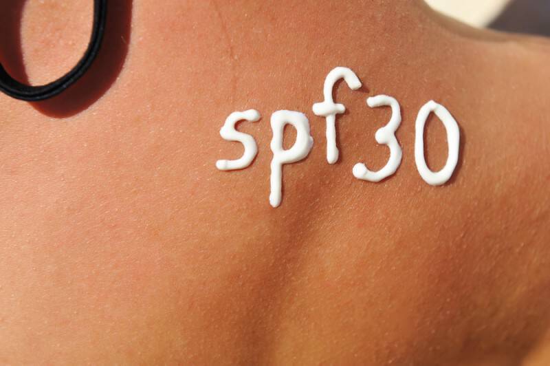Μελάνωμα: Ποιος δείκτης SPF στα αντηλιακά μειώνει τον κίνδυνο κατά 80%