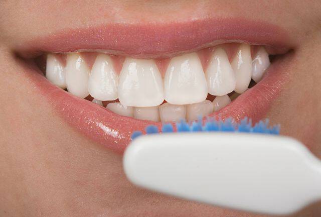 Αφεψήματα βοτάνων: Οι πιθανοί κίνδυνοι για τα δόντια σας