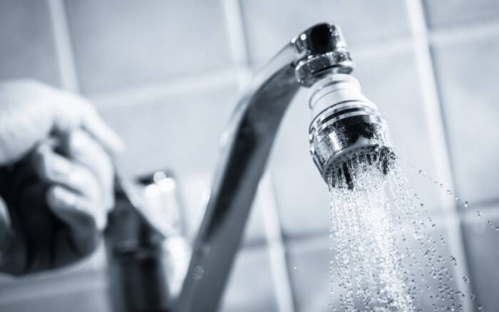 Παιδικό έκζεμα: Πόσο αυξάνει τον κίνδυνο το σκληρό νερό στο σπίτι;