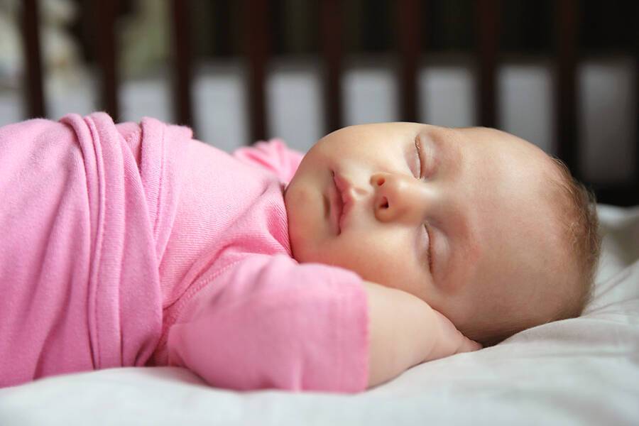 Χρειάζονται μαξιλάρι τα μωρά στον ύπνο;