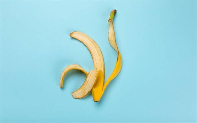 Σας δίνουμε έξι λόγους να μην πετάτε τη φλούδα της μπανάνας