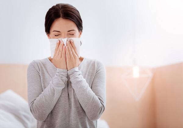 Για πόσες μέρες κολλάει η γρίπη και το κρυολόγημα